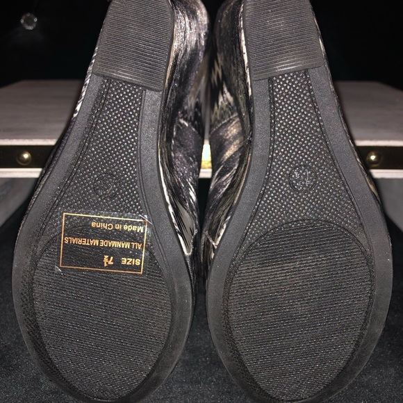 {Breckelle’s} 🍭Black Multi Colored Wedges - Picture 5 of 5